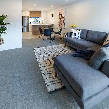 City Lights Retreat With Carpark 2 Bed 2 Bath Christchurch Dış mekan fotoğraf